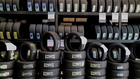 how many discount tires are there